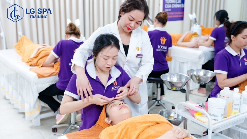 Học nghề spa tại Thẩm mỹ Royal TPHCM