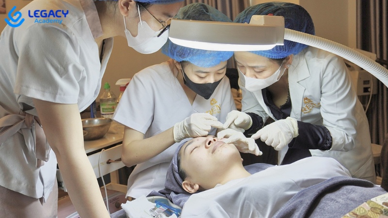 đào tạo spa chuyên nghiệp TPHCM Rena