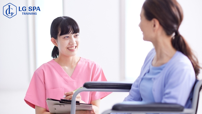 Học nghề chăm sóc sức khỏe tại nhà chỉ cần bằng THPT