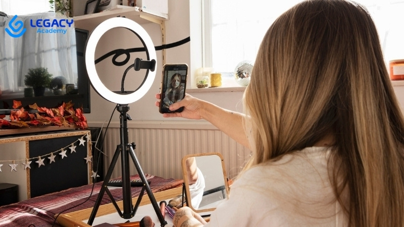 Học hết cấp 3 học nghề Tiktoker, Youtuber