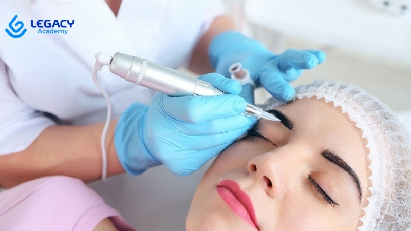 Nghề phun xăm thẩm mỹ chỉ cần học xong cấp 3