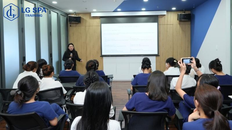 khóa học quản lý spa là gì