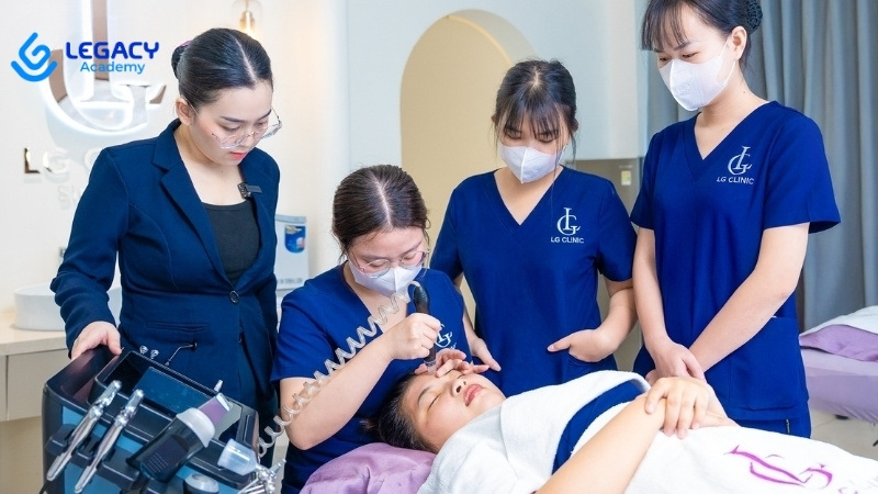 Học gì khi không có bằng cấp 3 - Học nghề spa