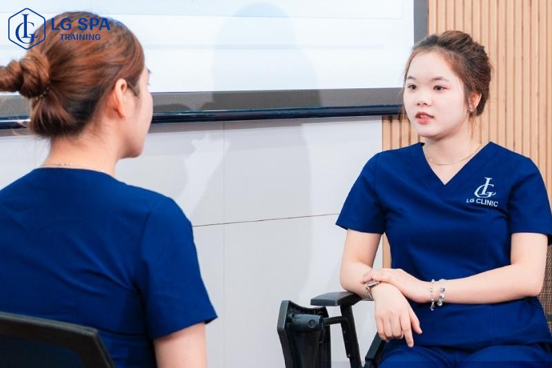 kỹ năng giao tiếp trong khóa học quản lý spa