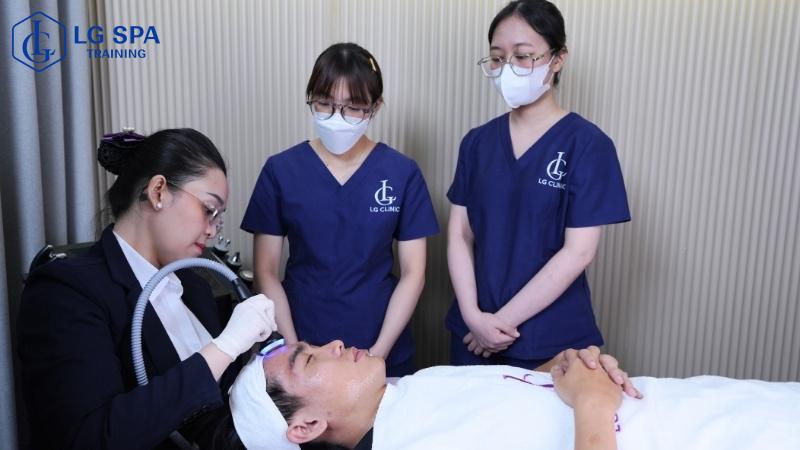 nên học nghề nail hay spa