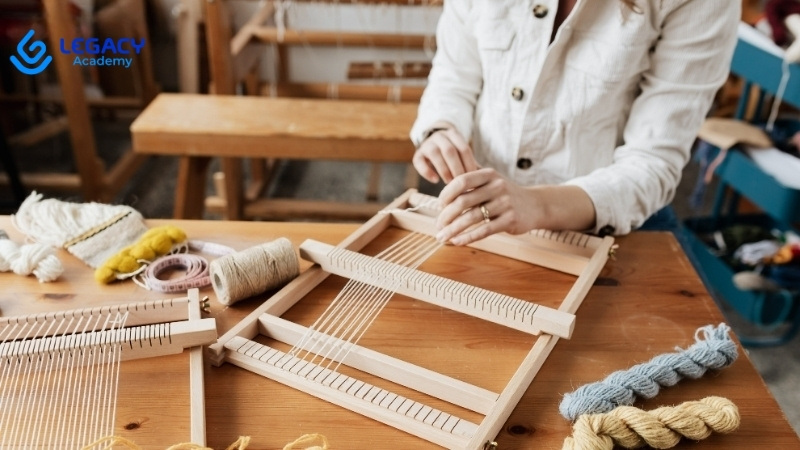 nghỉ học sớm làm nghề thủ công