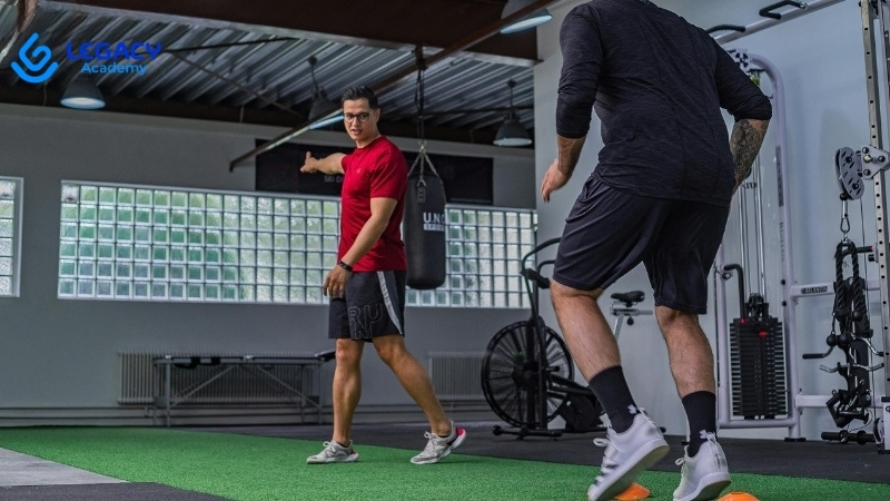 Huấn luyện viên gym (PT) rớt lớp 10