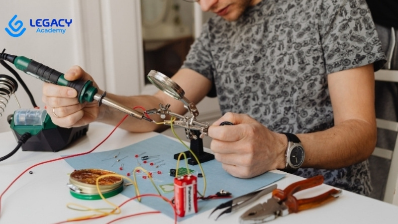 Học nghề thợ điện, điện lạnh khi rớt lớp 10