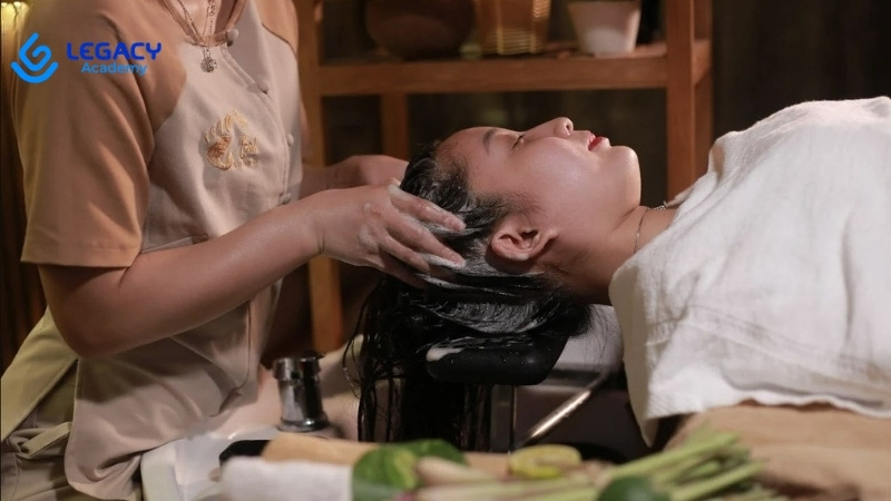 học nghề gội đầu dưỡng sinh ở tuổi 16