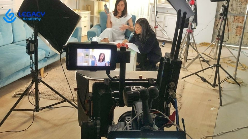 18 tuổi học nghề quay dựng video