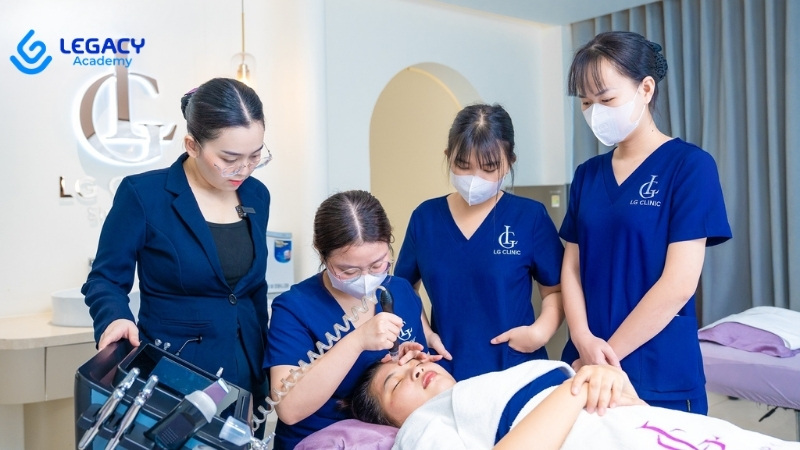 18 tuổi học nghề spa