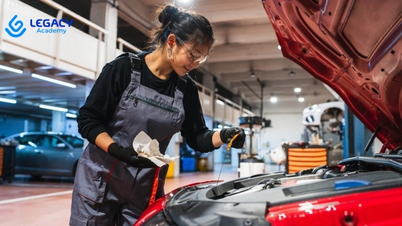 làm nghề sửa chữa xe ở tuổi 19