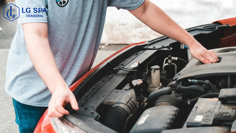 23 tuổi học nghề sửa chữa ô tô