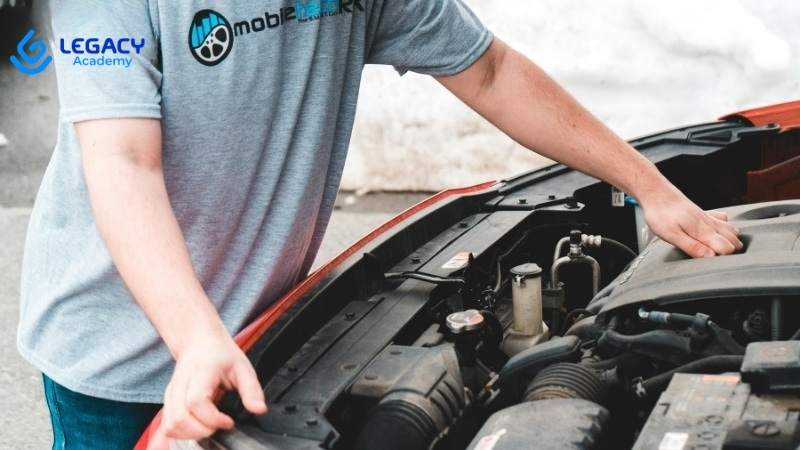 25 tuổi học nghề sửa xe ô tô