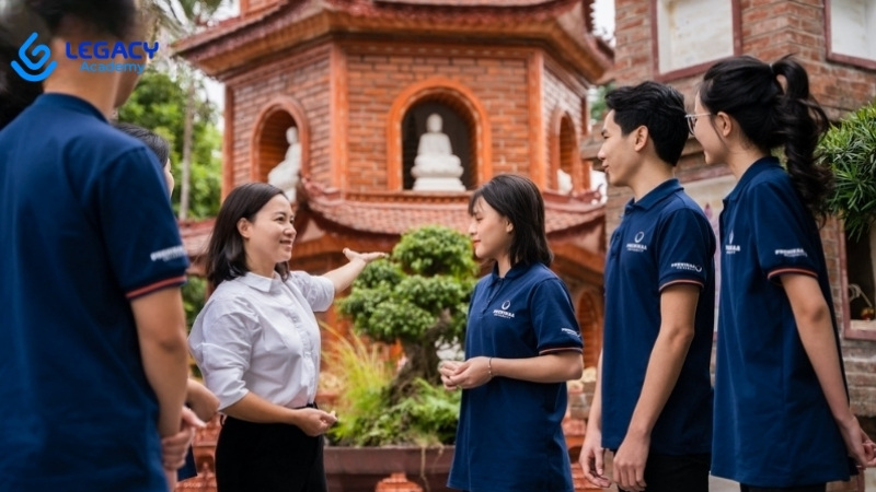 32 tuổi làm nghề hướng dẫn viên du lịch