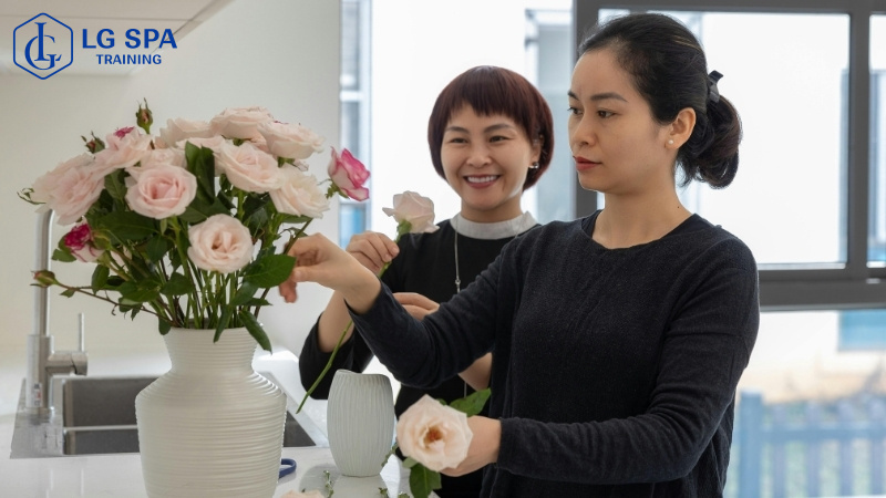 Học nghề cắm hoa cho nữ 35 tuổi