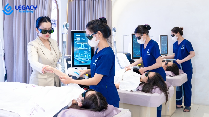 Không khéo tay nên học nghề gì