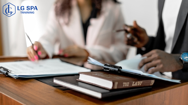 Ngành Luật nghề hot không sợ thiếu việc