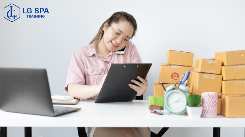 Ngành bán hàng - chăm sóc khách hàng