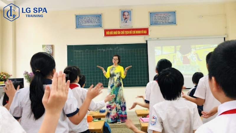 Ngành giáo dục – ổn định, phù hợp với nữ