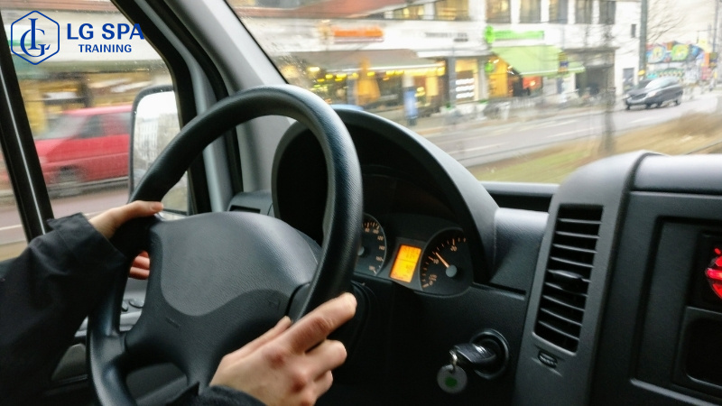 Tài xế lái xe lương 30 triệu