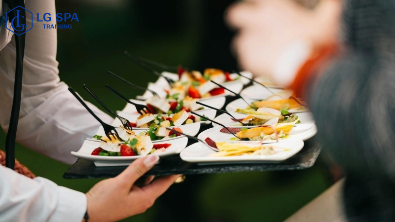 bỏ học cấp 3 học ngành ẩm thực pha chế