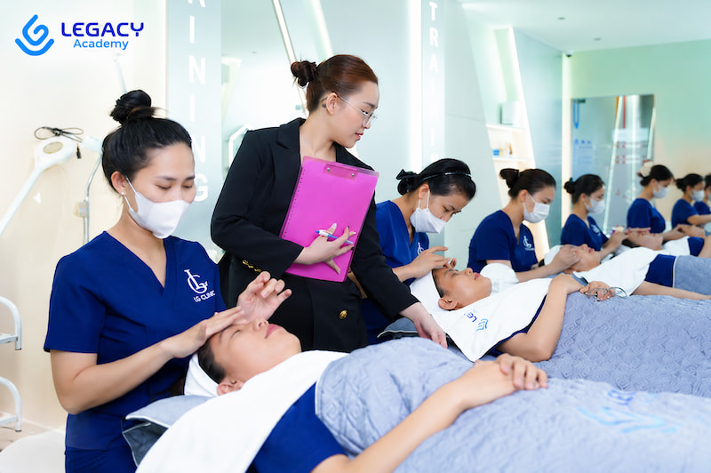 Buổi học spa tại Legacy Academy