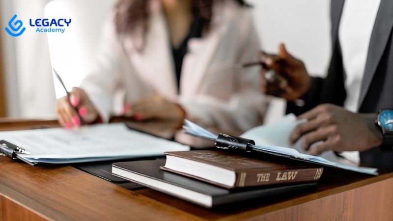 Ngành Luật nghề hot không sợ thiếu việc