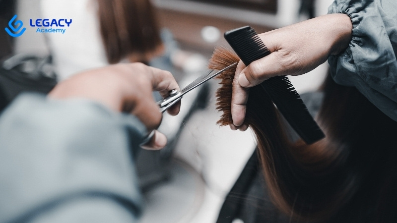 Học xong cấp 2 nên học nghề làm tóc, dễ khởi nghiệp