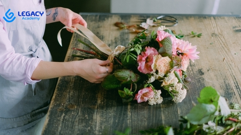 Học xong cấp 2 nên học nghề cắm hoa, linh hoạt thời gian
