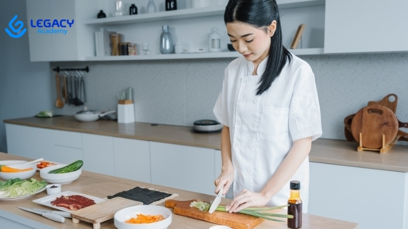 con gái nên học ngành gì - học nghề đầu bếp