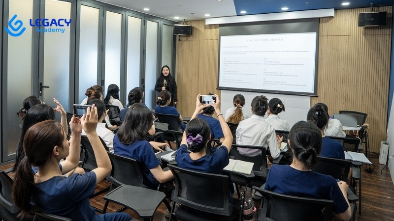 nữ nên học ngành nghề gì