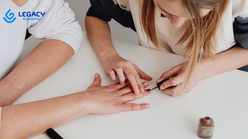 Nghề làm nail dành cho nữ thu nhập tốt