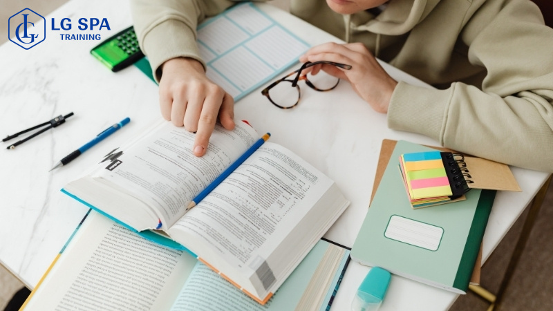 học ngành ngôn ngữ không lo thất nghiệp