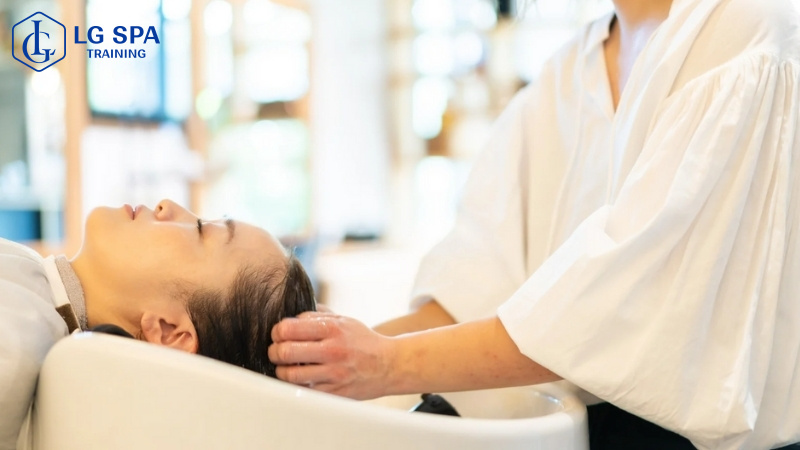 học nghề gội đầu dưỡng sinh ở tuổi 34