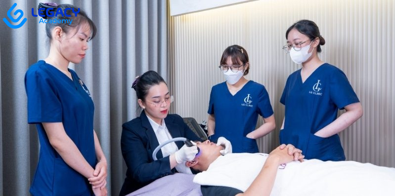 học nghề spa lương cao dễ kiếm tiền