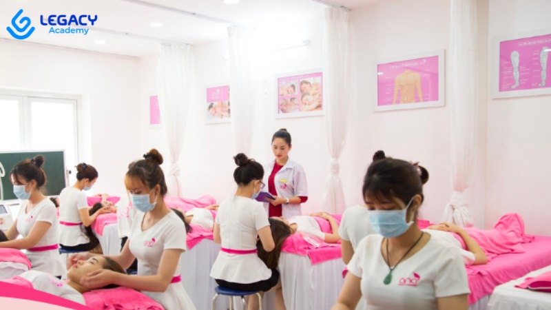 khóa học quản lý spa tại ana academy