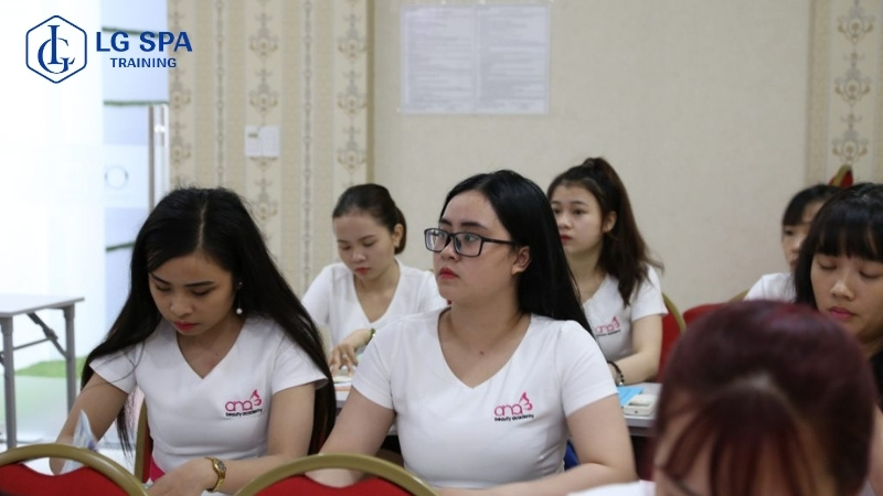 khóa học quản lý spa tại ana academy