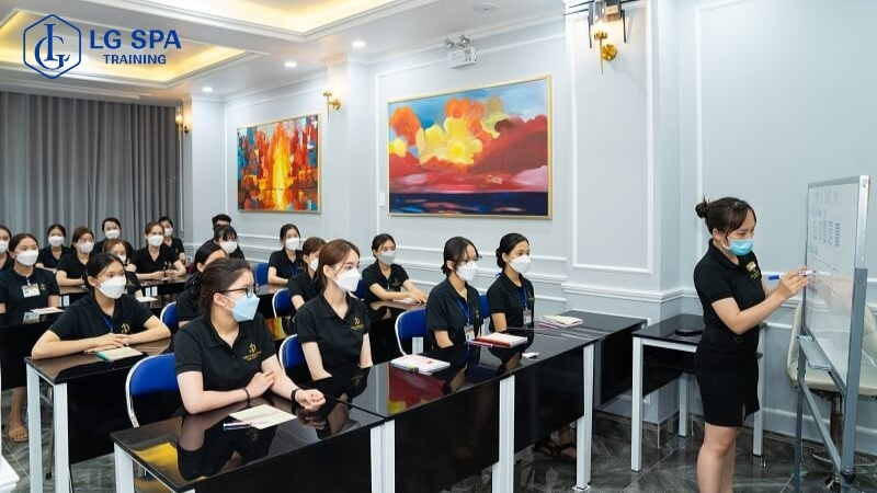 khóa học quản lý spa tại diva