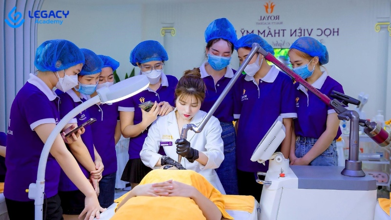 khóa học quản lý spa tại royal academy