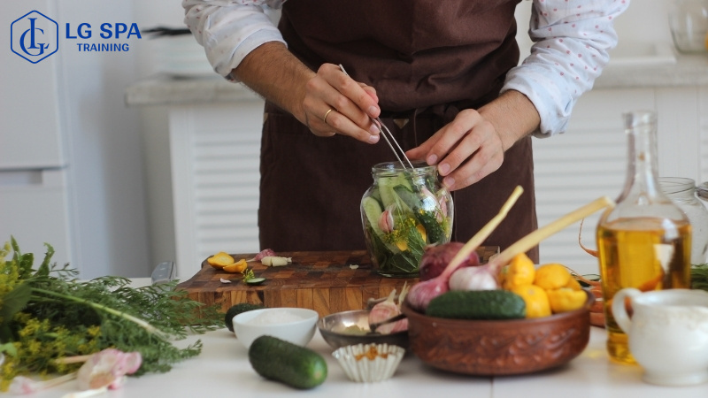 làm nghề đầu bếp ở tuổi 28 thu nhập cao