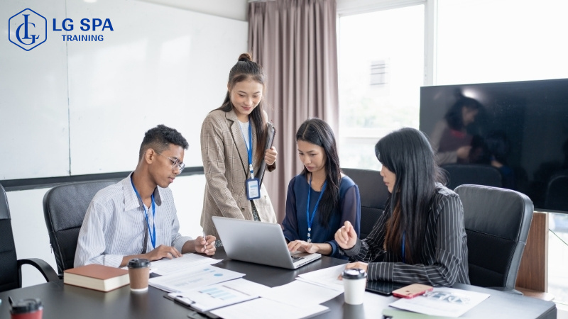 làm nghề phiên dịch viên ở tuổi 26