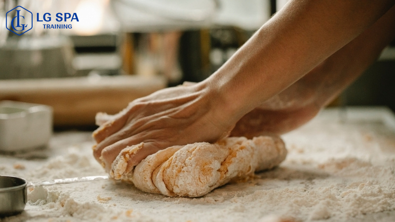 làm nghề thợ làm bánh ở tuổi 34