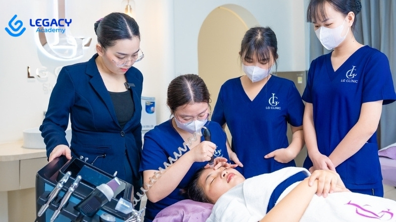 lớp 8 học nghề spa