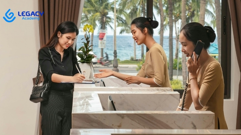 sau lớp 8 học ngành dịch vụ nhà hàng khách sạn