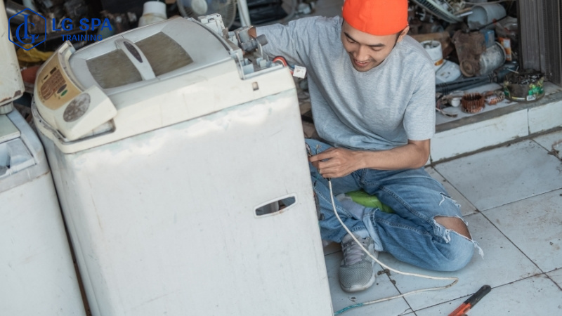 nghề sửa chữa điện lanh điện tử không cần bằng đại học