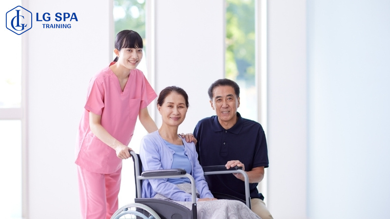 nhân viên chăm sóc người cao tuổi lương 10 triệu