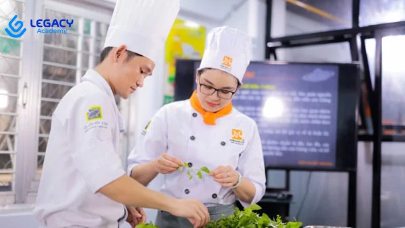 học nghề đầu bếp cho nữ 30 tuổi