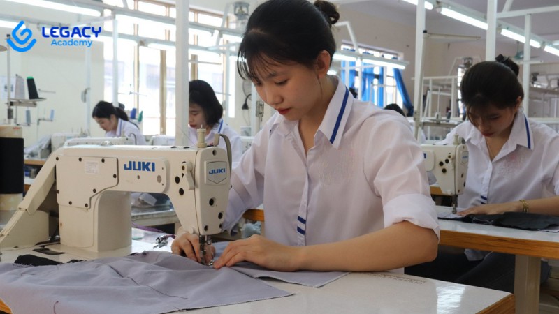 phụ nữ 30 tuổi nên học nghề may