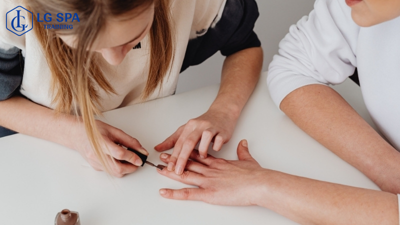 Học nghề làm nail - Dễ mở tiệm kinh doanh vốn ít
